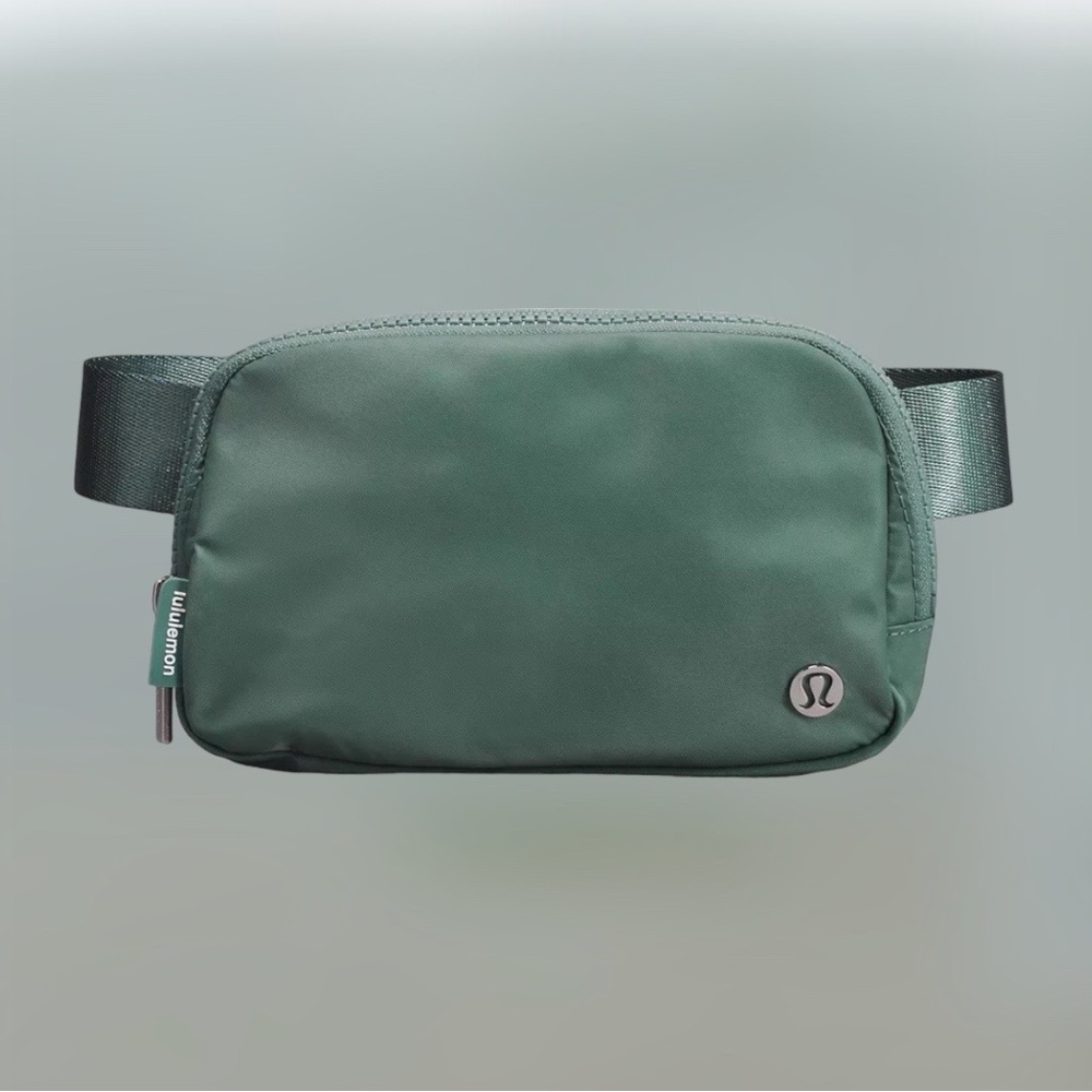 - LuLuLemon Everywhere Belt Bag 1L - Tidewater Teal